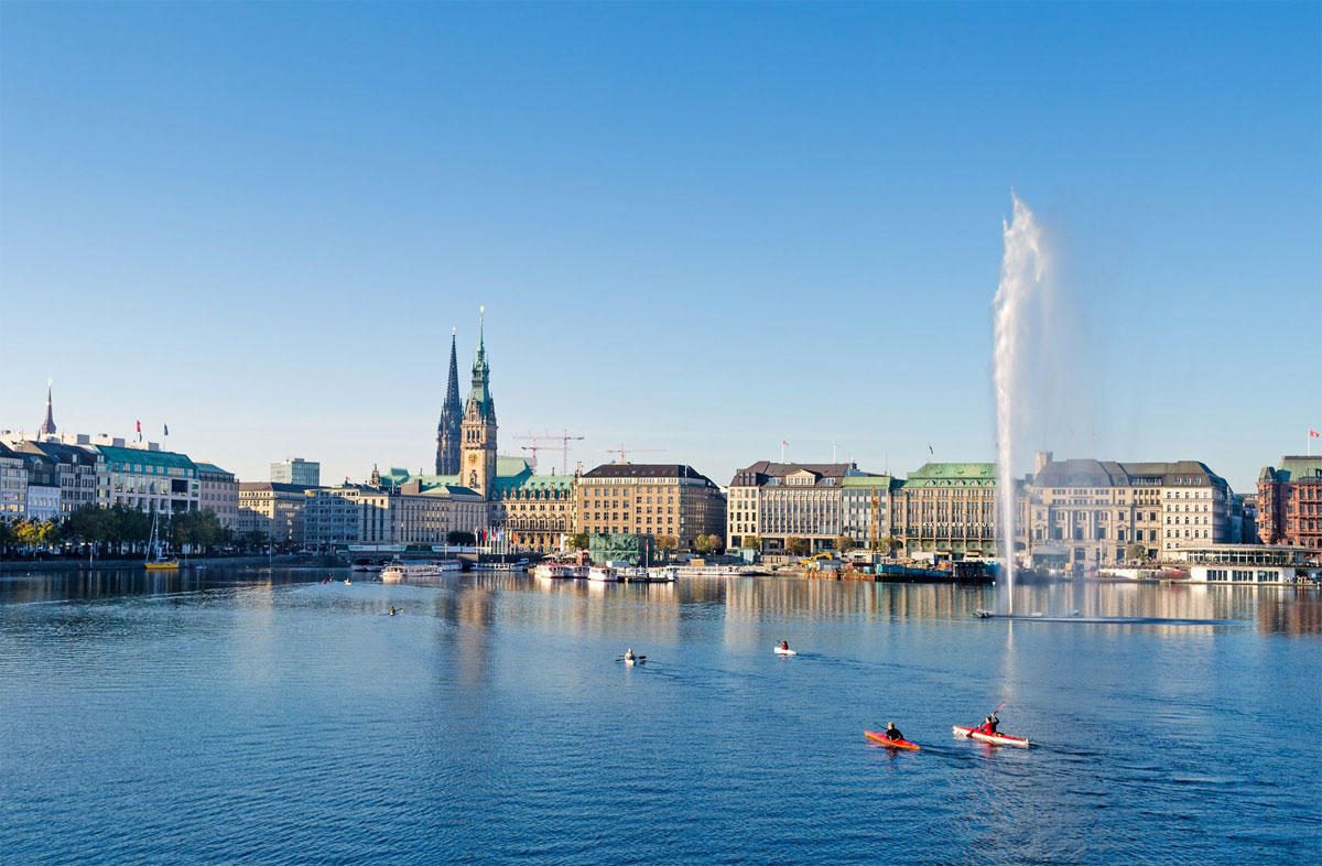 DISCOVER HAMBURG