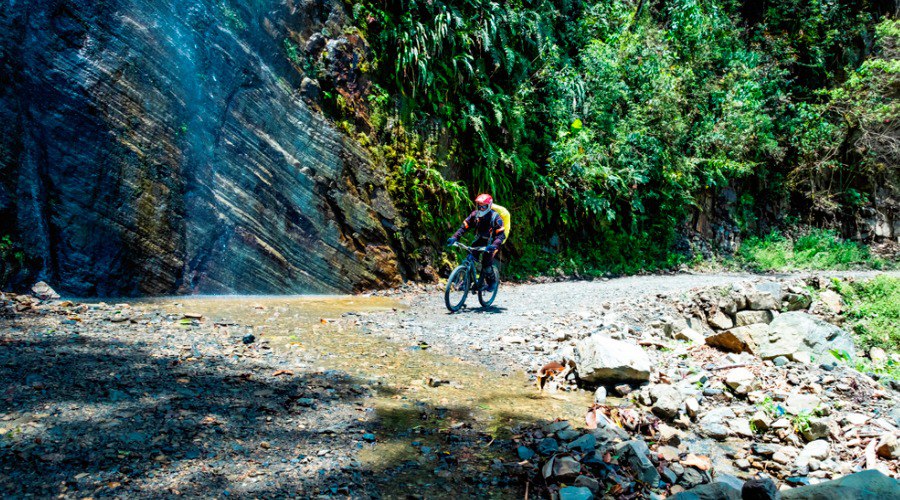 BIKING: COPACABANA, TIWANAKU & UYUNI